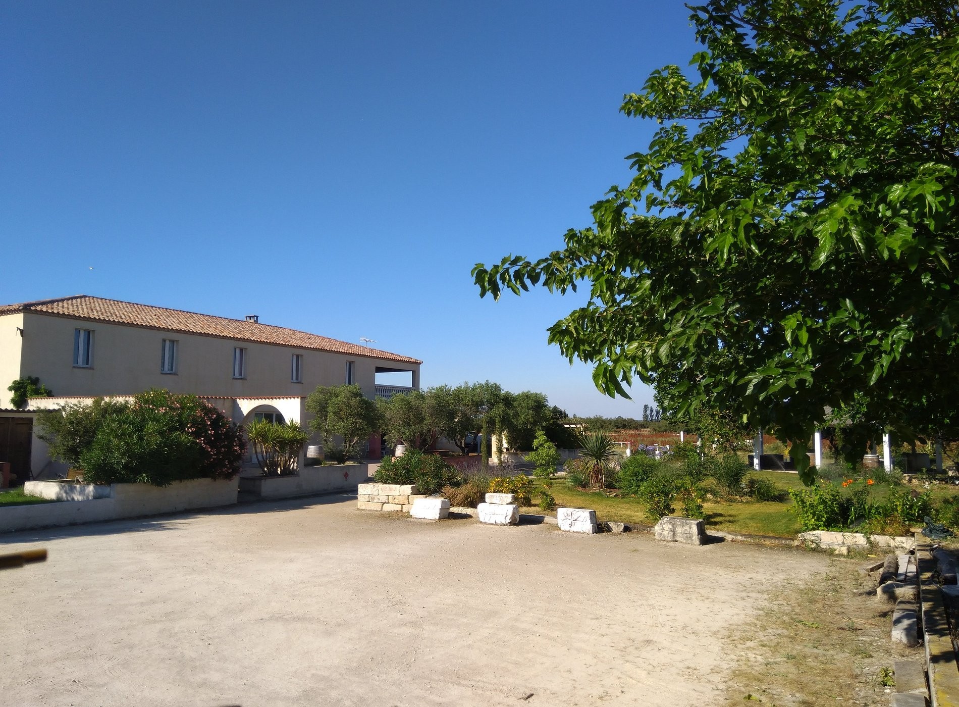 Les Chambres De La Tour, Chambre d'Hôtes à Saint-Laurent-d'Aigouze