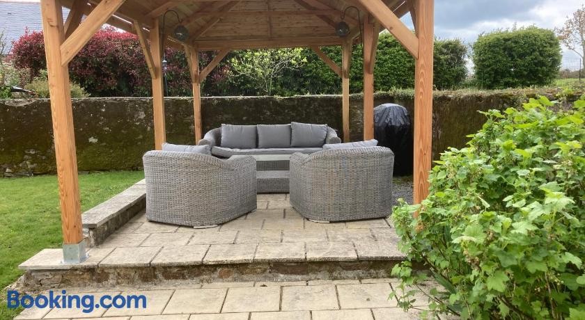 La Vieille Laiterie Bed and Breakfast, Chambre d'Hôtes au Mené