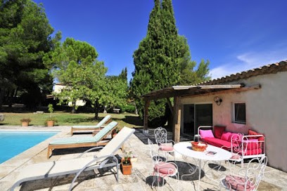 Location Mas Provençal Aux Pieds De La Citadelle Des Baux De Provence, Location de Vacances aux Baux-de-Provence