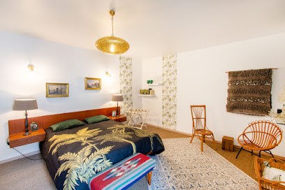 Gite l'escargot sur le toit, Maison d'Hôtes à Vézinnes