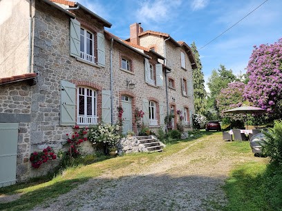 Good At Our House, Chambre d'Hôtes à Saint-Amand-Jartoudeix