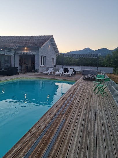 Mas de Chabestan, Maison d'Hôtes à Chabestan