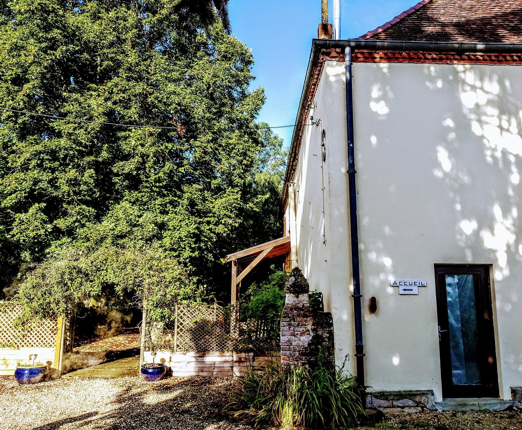 Temporarily Closed, Chambre d'Hôtes à Sens-sur-Seille