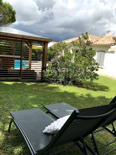 La Maison des Eaux Claires, Chambre d'Hôtes à Puymoyen