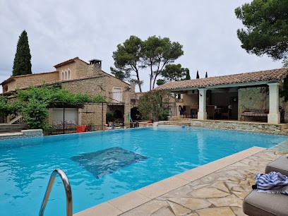 Maison De Charme Saisonnière Avec Piscine 'La Pasclapierre' 5 Étoiles - Bouches Du Rhône, Location de Vacances à Orgon