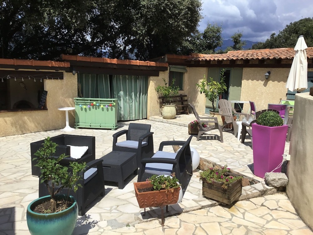 Résidence Ile De Beauté : Résidence De Chambres D'hôtes Et Gites Proche Mer Propriano Et Location De Bateau, Chambre d'Hôtes à Viggianello