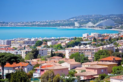 THE SAINT LAURENT ***, Chambre d'Hôtes à Saint-Laurent-du-Var