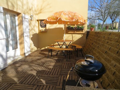 Studio des P'tits Loups, Chambre d'Hôtes à Anglars-Nozac