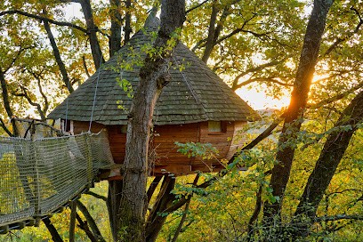Cabane perchée - Au bois d'Emma et Loue, Chambre d'Hôtes à Eauze