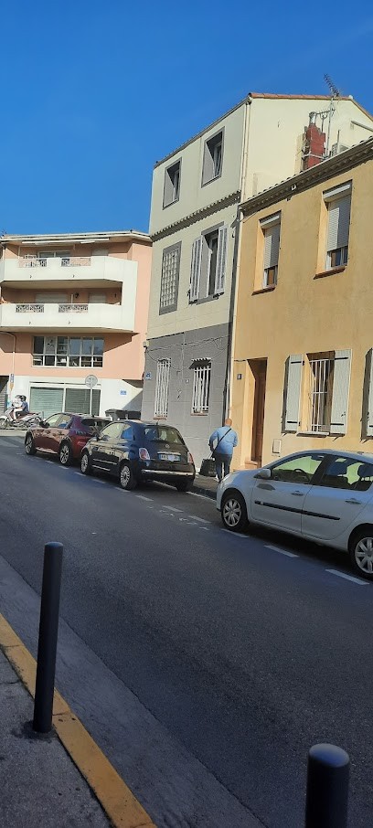 Alpinias Bed And Breakfast, Chambre d'Hôtes à Marseille 08