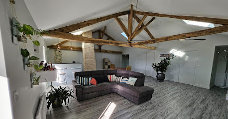 La Fléchette, Appartement Entier 2 Chambres-100 M² / Saint Adjutory Location De Vacances à Saint-Adjutory