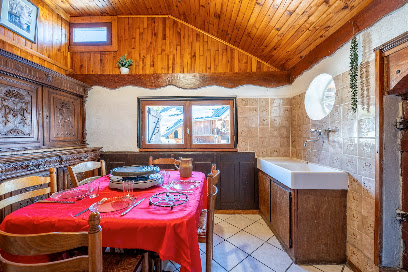 Chalet Les Aiguilles : Petit Balcon, Location De Vacances à Albiez-Montrond