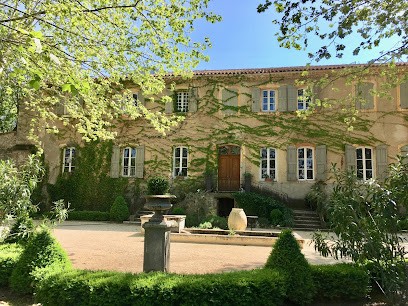 Château De Jouques : Location Chambres D'hôtes Et Gîte With Pool, Seminar, Maison d'Hôtes à Gémenos