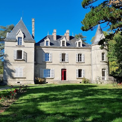 Château De Saint Etienne Du Bois, Chambre d'Hôtes à Saint-Étienne-du-Bois