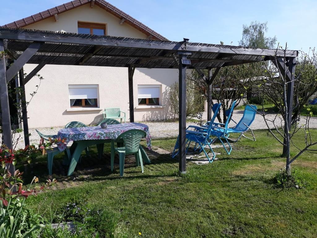 Aux Cadollines, Chambre d'Hôtes à Romenay