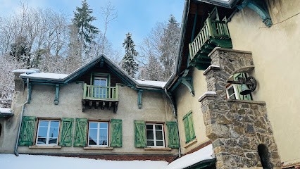 Villa les roches d'Yzeron, Chambre d'Hôtes à Yzeron