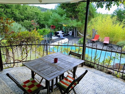 Villa Forest Home, Location de Vacances à Quinson