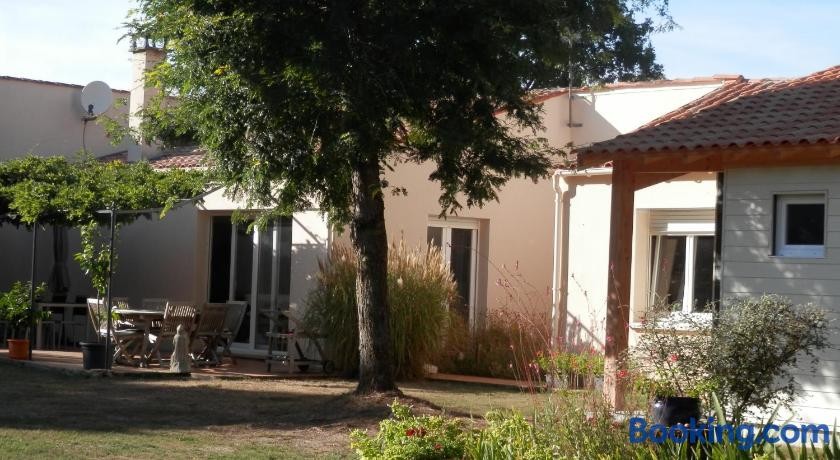 La Désirade, Chambre d'Hôtes à Saint-Laurent-de-la-Prée