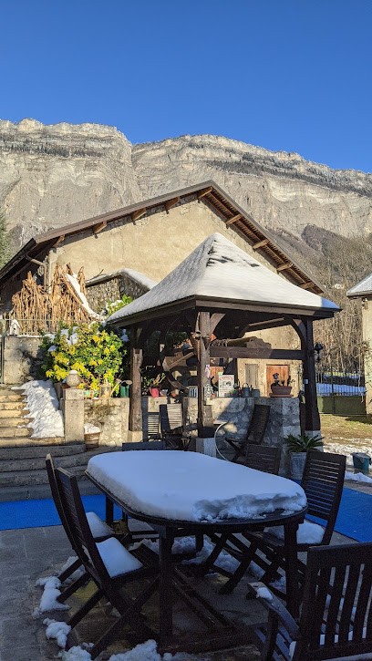 Florenilo Château -Chambres d'hôtes, Chambre d'Hôtes à Biviers