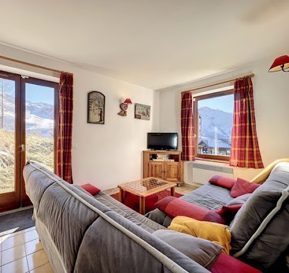 Chalet "Les Edelweiss Enneigés" - Chalet Pour 6 Personnes À Peyragudes, Location De Vacances à Germ