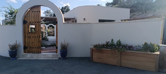 La Demeure D'Aphrodite, Chambre d'Hôtes à Babeau-Bouldoux