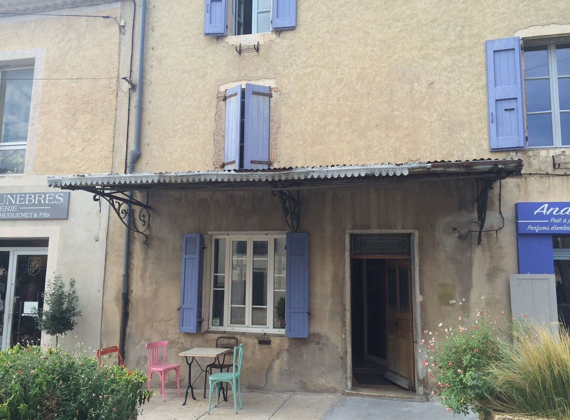 La Maison du Voisin, Chambre d'Hôtes à Banon