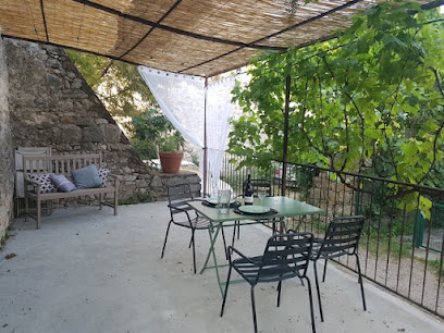 Gîte De "L'impasse Du Puits", Location De Vacances à Saint-Alban-Auriolles