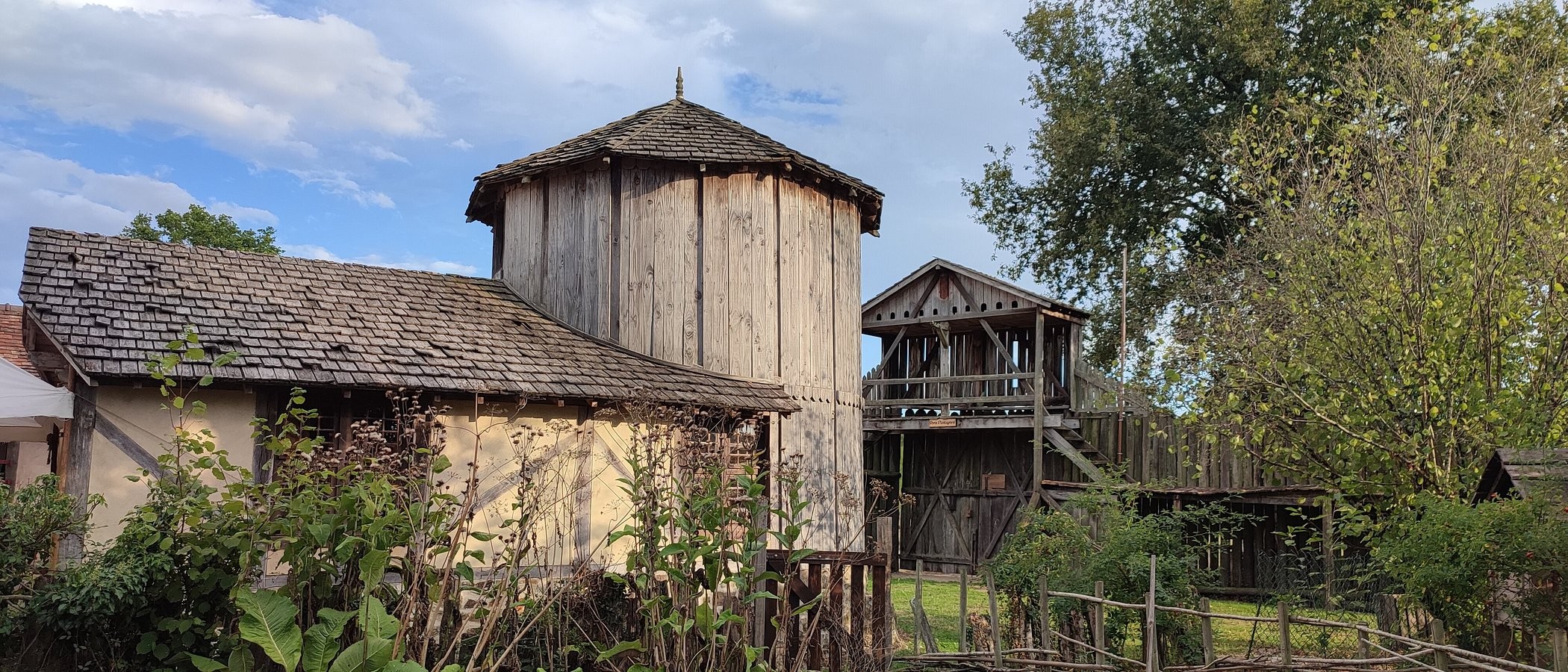 Domaine De La Ferté Clairbois, Chambre d'Hôtes à Sainte-Suzanne-et-Chammes