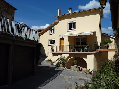Gite la maison de Jeanne, Location de Vacances à Paulhe