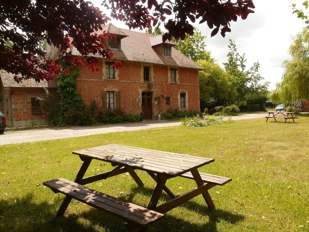 La Ferme des Vignes, Chambre d'Hôtes à Hotot-en-Auge