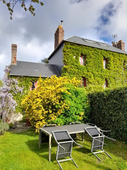 Les Chambres D'hôtes Le Val D'Honfleur, Chambre d'Hôtes à Équemauville