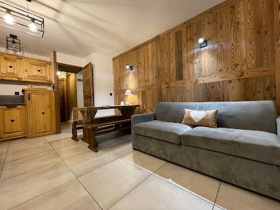 LE BOUQUETIN 73 : Appartement Cosy Type Chalet Avec Piscine Au Pied Des Pistes Et Vue Panoramique, Location de Vacances à Pralognan-la-Vanoise