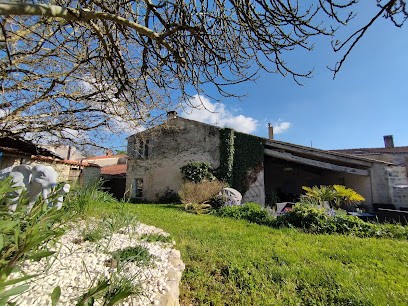Gîte LE LOGIS DE PEARL & SPA, Location de Vacances à Salles-sur-Mer