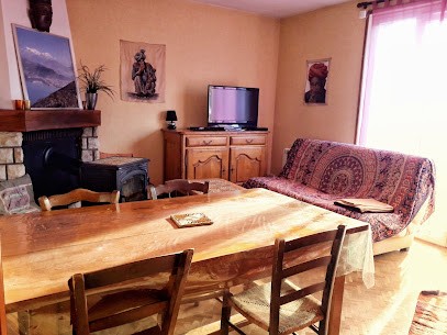 Gite India 5 pers, Voie Verte, centre village, Location de Vacances à Saint-Amans-Soult