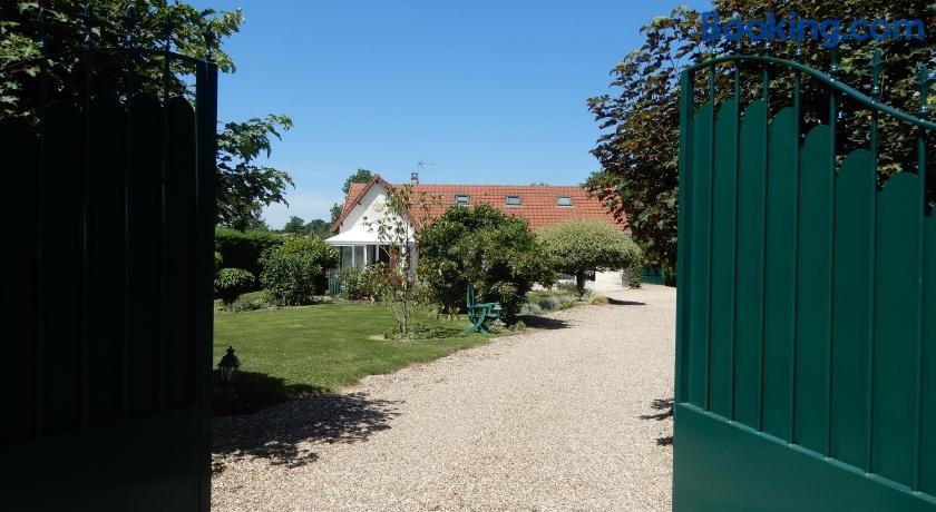 Chez Marie, Chambre d'Hôtes à Cercy-la-Tour
