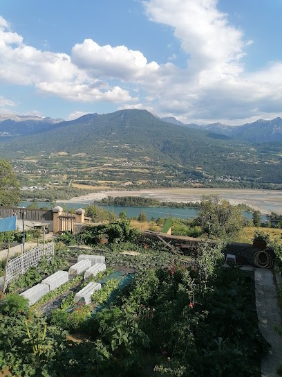 La Ferme du Riou Clar, Chambre d'Hôtes à Embrun