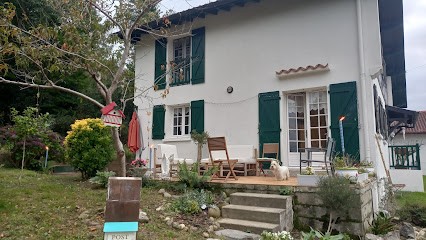 Le Chant Des Oiseaux, Chambre d'Hôtes à Cambo-les-Bains