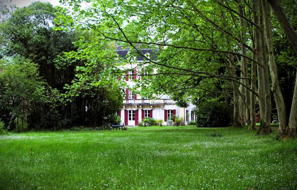 DOMAINE LA GAZAILLE DE CAMILLE, Chambre d'Hôtes au Temple-sur-Lot