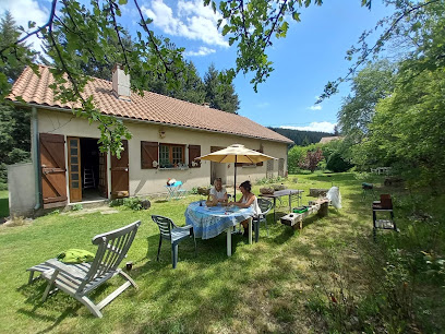 The Forest, Chambre D'hôtes à la Bastide-Puylaurent