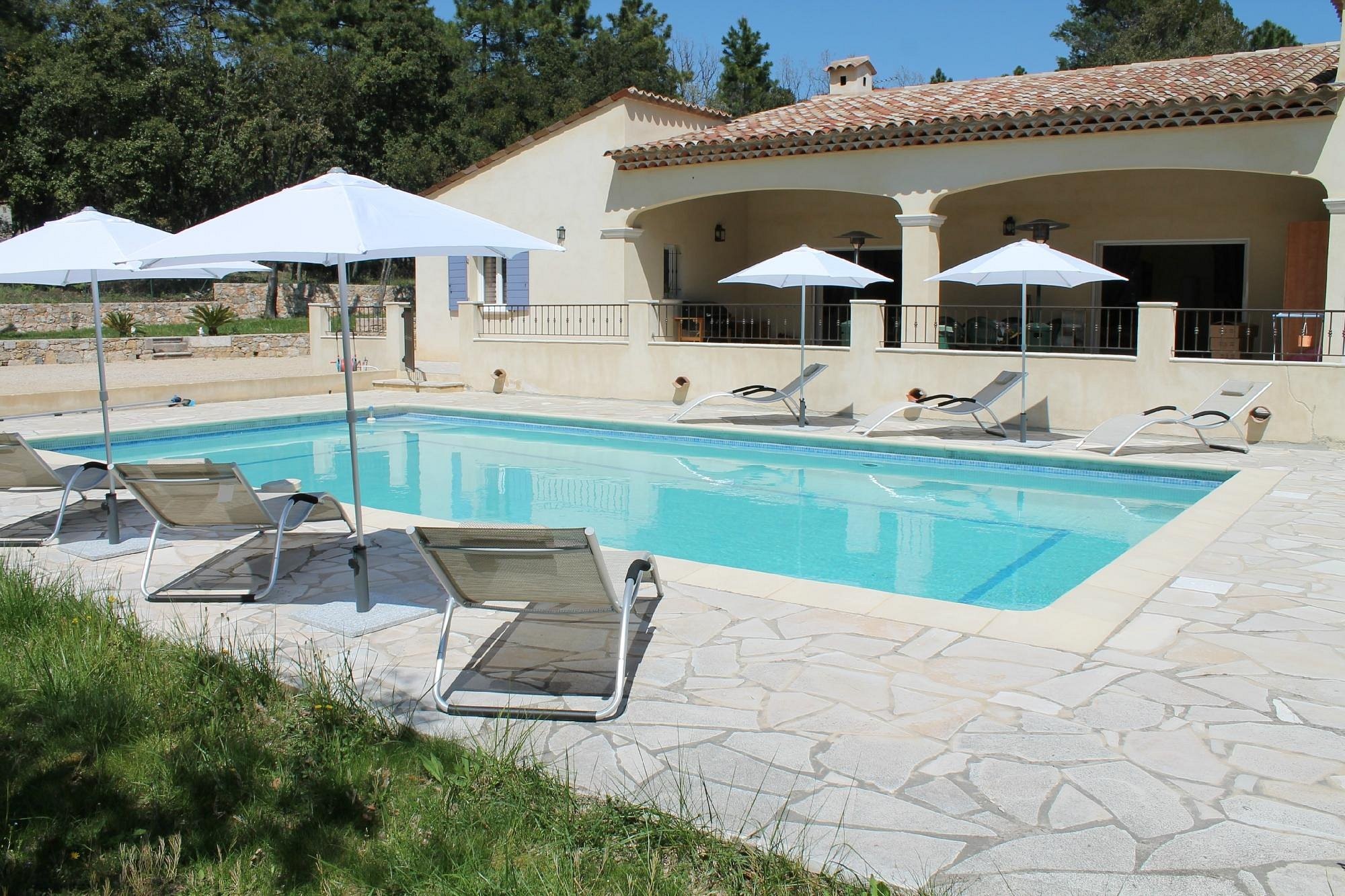 La Maison De Jenny, Chambre d'Hôtes à Montauroux