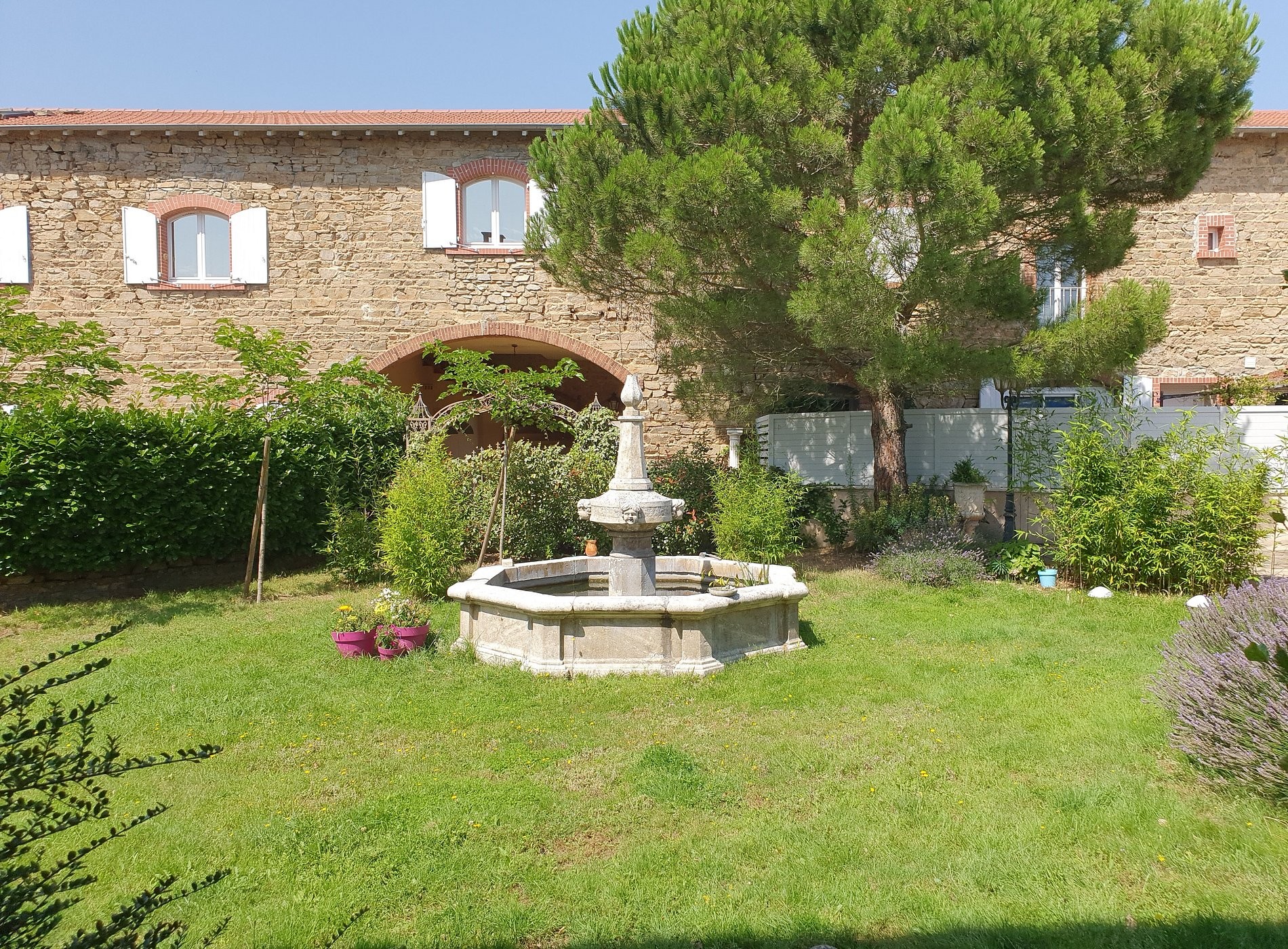 Domaine du Bouchat à Chaussan, Chambre d'Hôtes à Chaussan