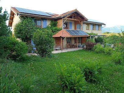 Les Noyers du Soleil, Chambre d'Hôtes à La Bâtie-Vieille