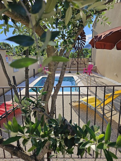 le rubiz, Location de Vacances à La Coucourde