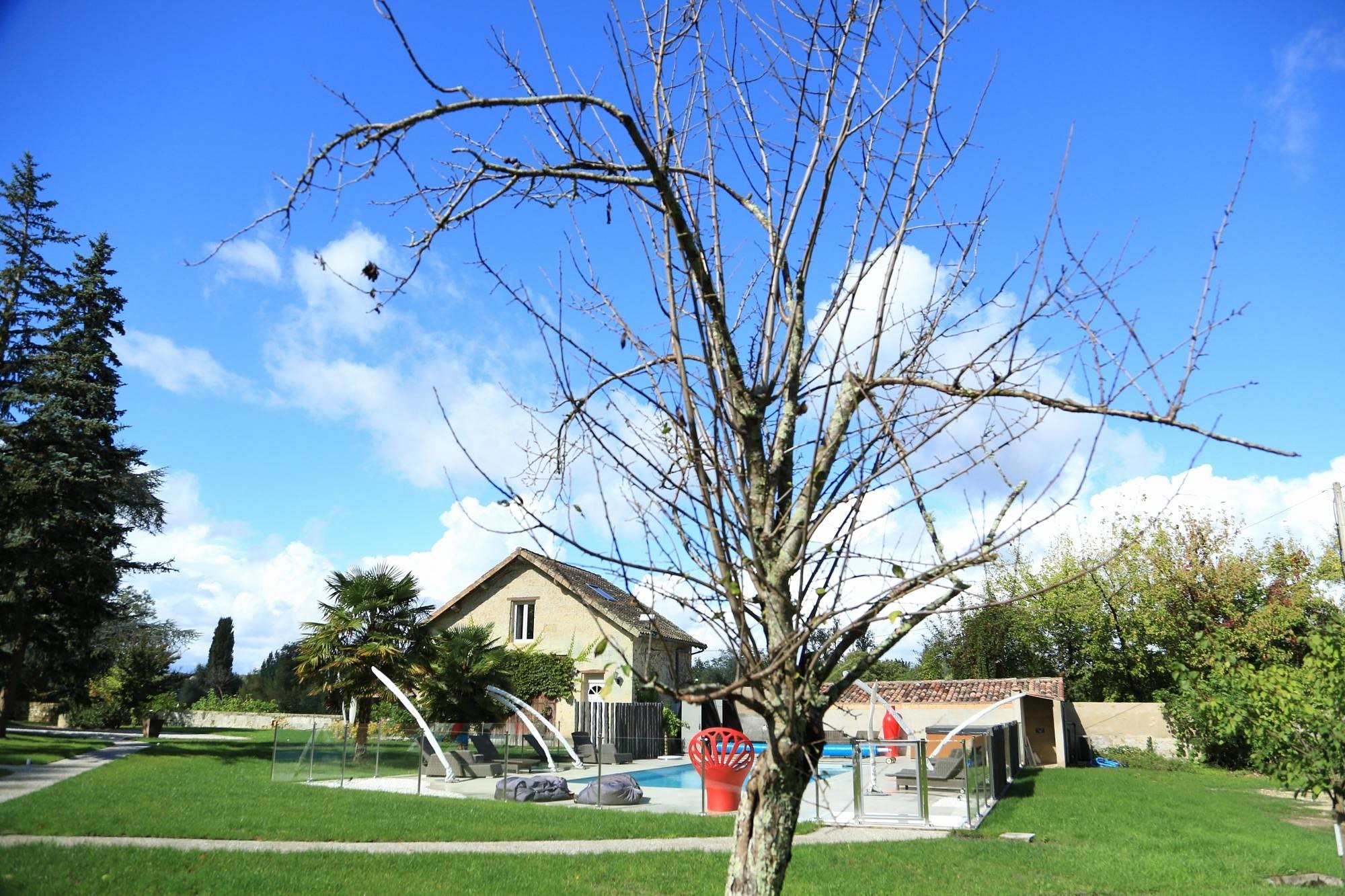Château De Courtebotte, Chambre d'Hôtes à Saint-Jean-de-Blaignac