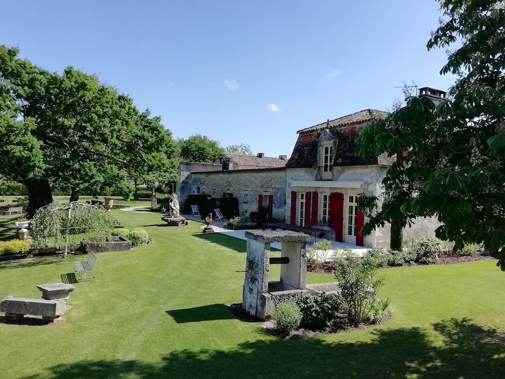 domaine de grande font, Chambre d'Hôtes à Saint-Avit-Saint-Nazaire