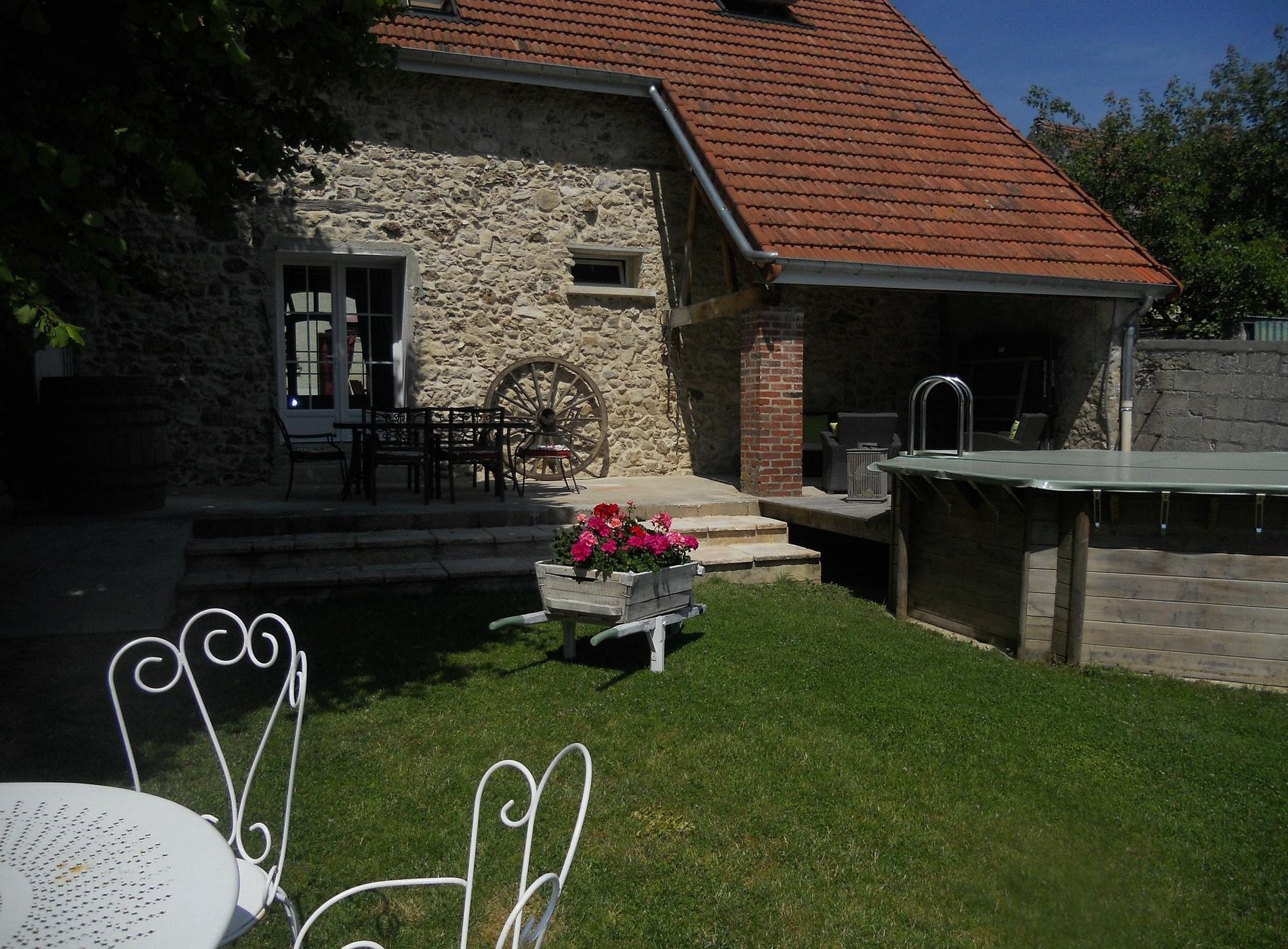 Les Mille et une Pierres, Chambre d'Hôtes à Mareuil-le-Port