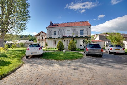 La Roseraie - Chambres D'Hôtes Proche Giverny, Chambre d'Hôtes à Sainte-Geneviève-lès-Gasny