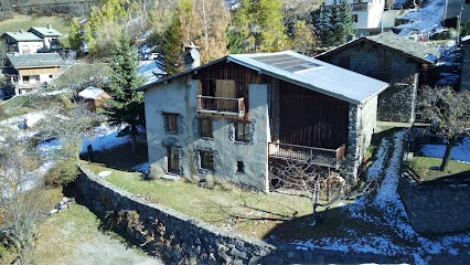 Chalet Le Mélèze Rustique, Location de Vacances à Valmeinier