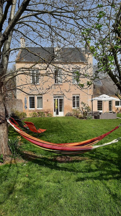 L'Ecole buissonnière gite 10 personnes, Location de Vacances à Creully sur Seulles