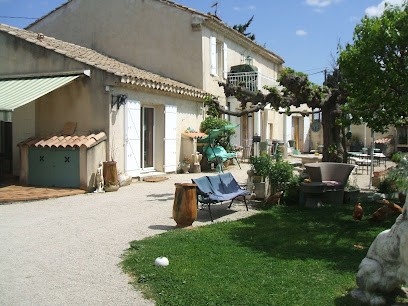 MAS DES RETROUVAILLES, Chambre d'Hôtes à Châteaurenard